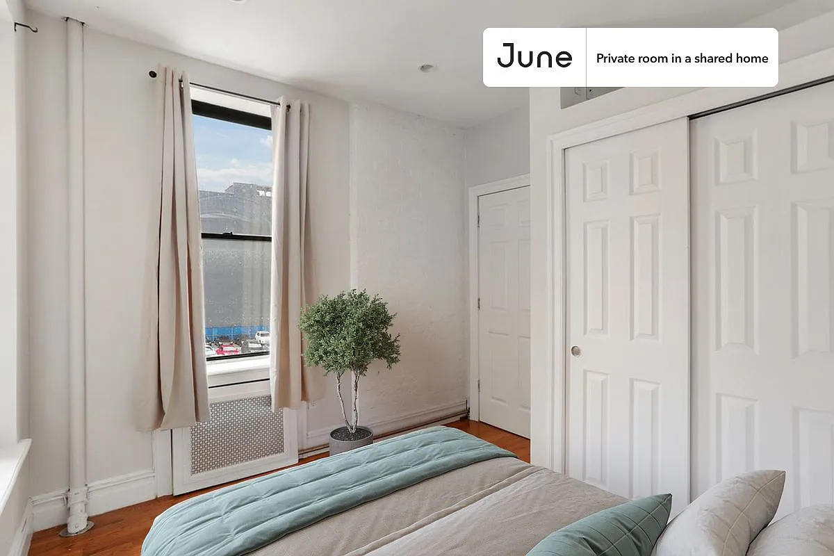 Full bedroom in 2 bed/1 bath home in Columbus Circle #736 A — Photo 1