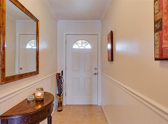 4th image of 7020 Meadow Park Dr S