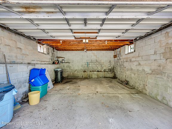 3rd image of 702 Morse Ave