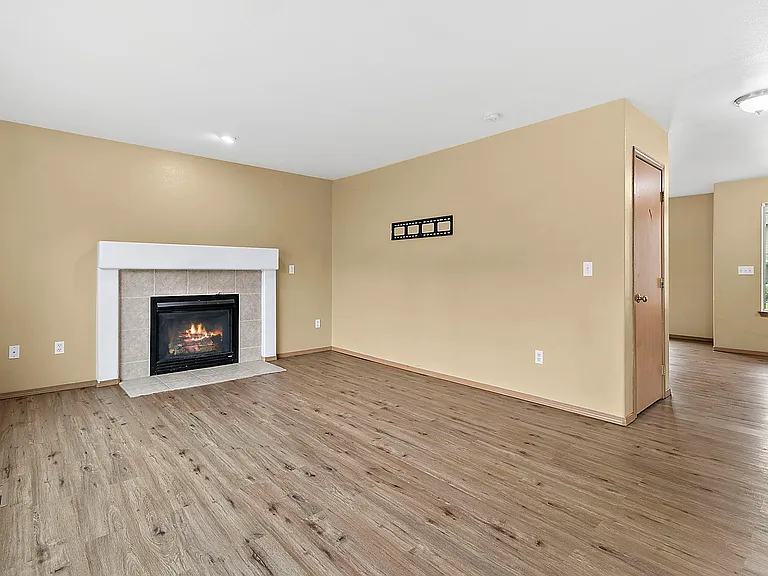 1324 181st Street Ct E — Photo 3