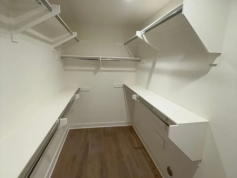 1056 N Joels Pl — Photo 18