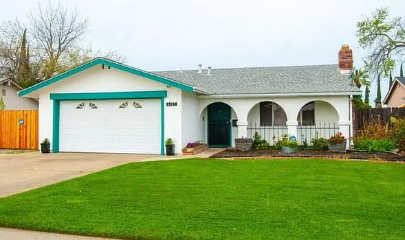 6107 Hillsdale Blvd photo 1