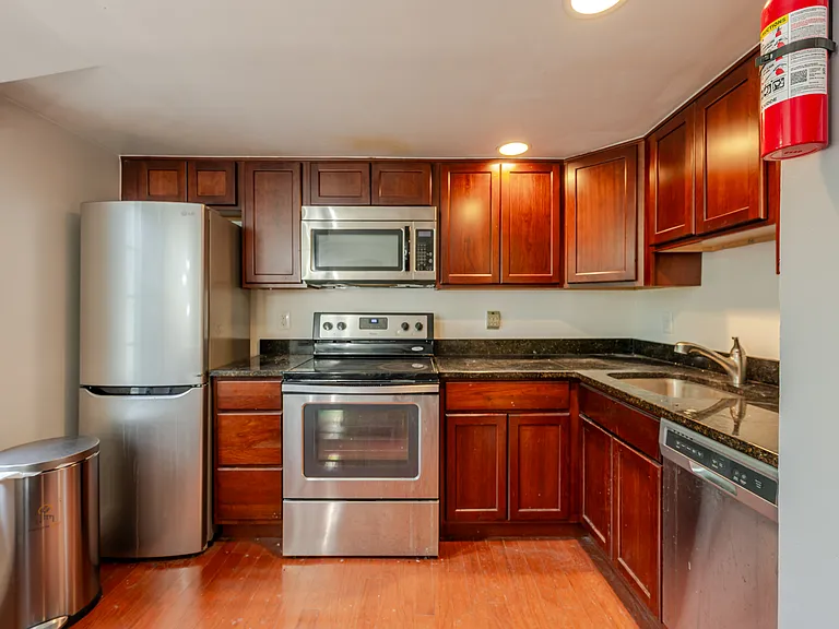 1701 16th St NW #208 — Photo 2