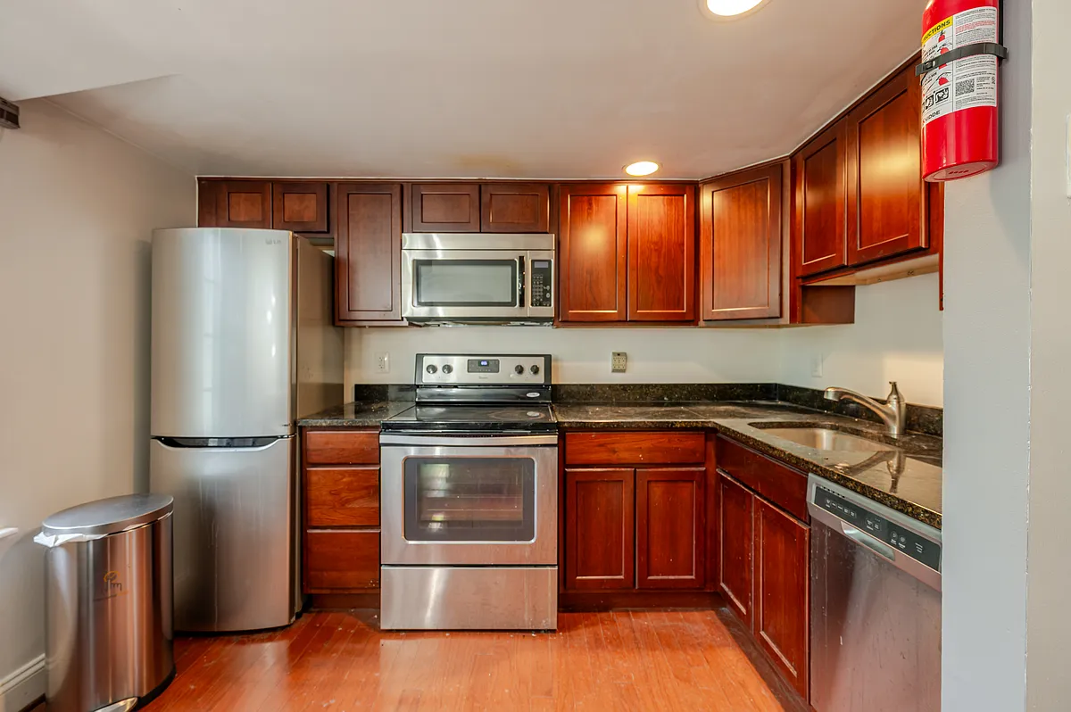 Building Photo - 1701 16th St NW #208