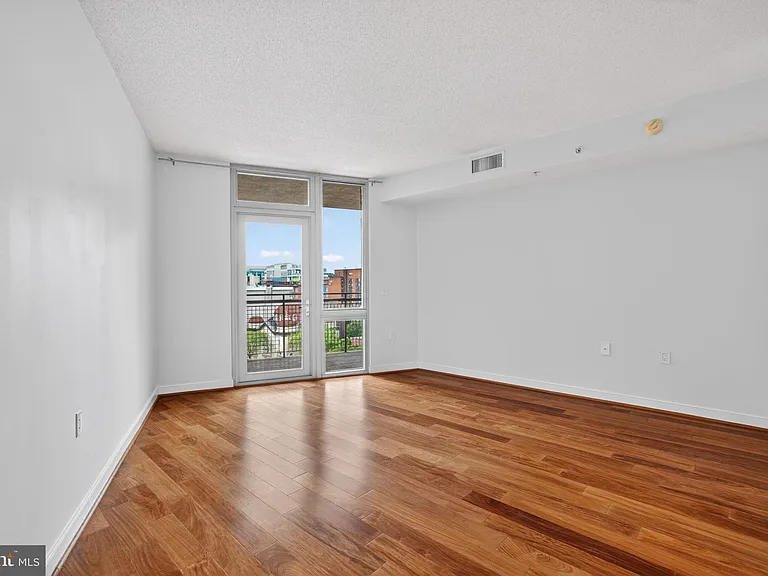 555 Massachusetts Ave NW #1019 — Photo 7