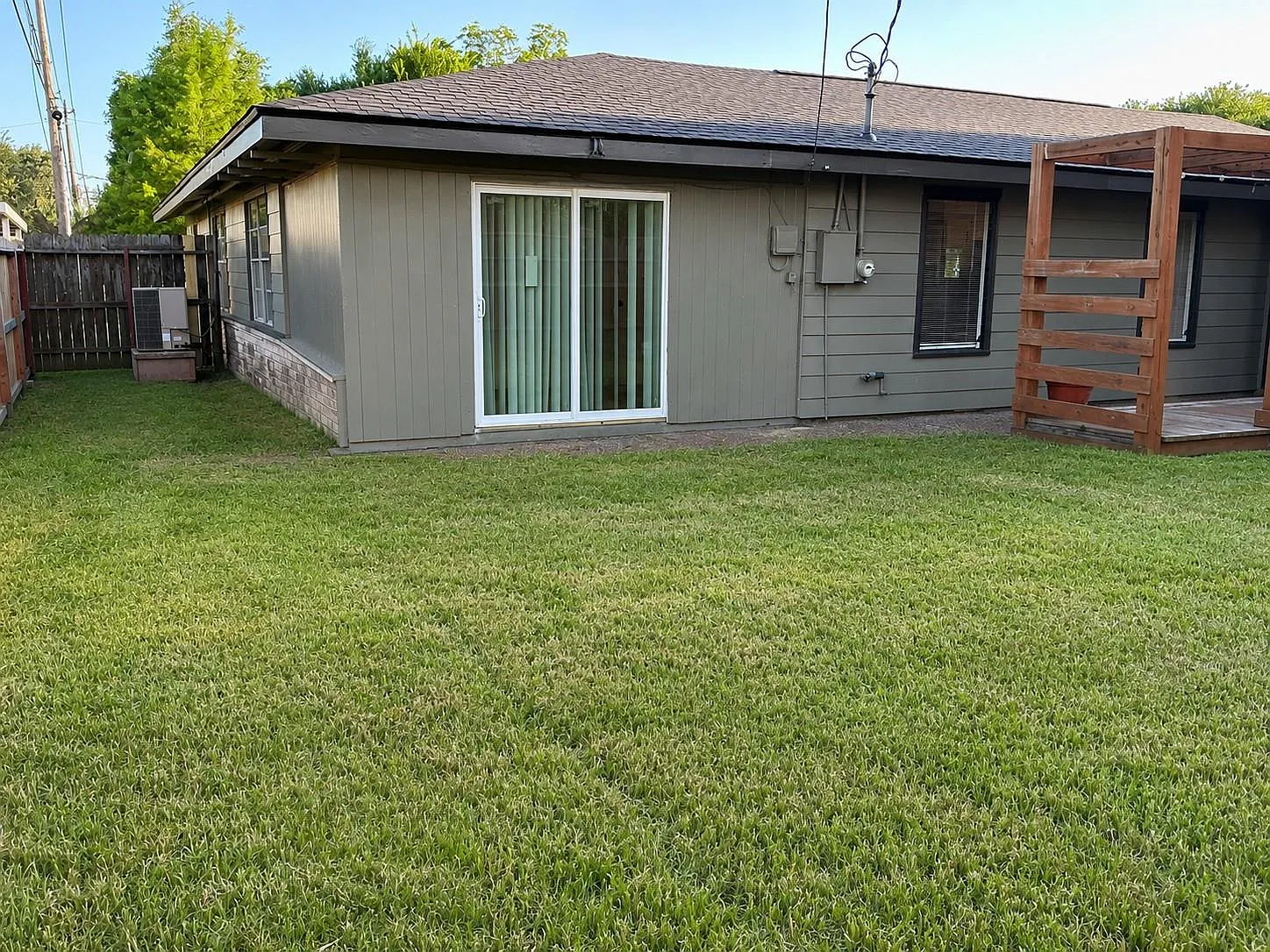 4 bed, 2.5 bath, 1730 sqft, $2,150 — Photo 3