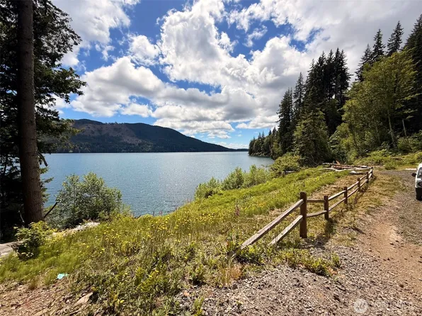 1910 W Cushman Ridge Drive, Hoodsport, WA 98548