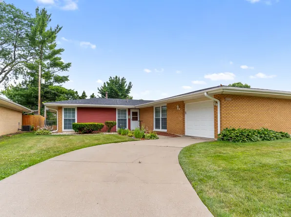 5475 Adeline Pl, Oak Forest, IL 60452