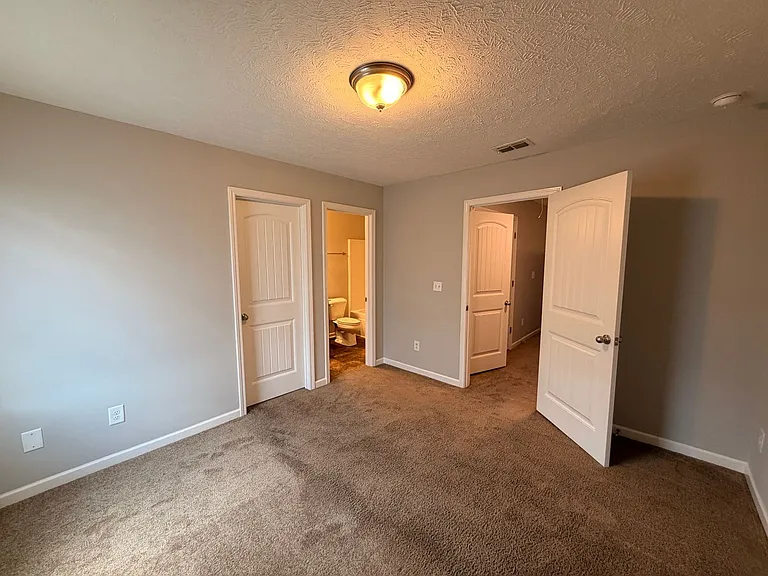 4042 Saddlecreek Way — Photo 13