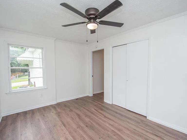 903 Georgia Ave — Photo 15