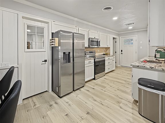 2nd image of 124 Marina View Ct