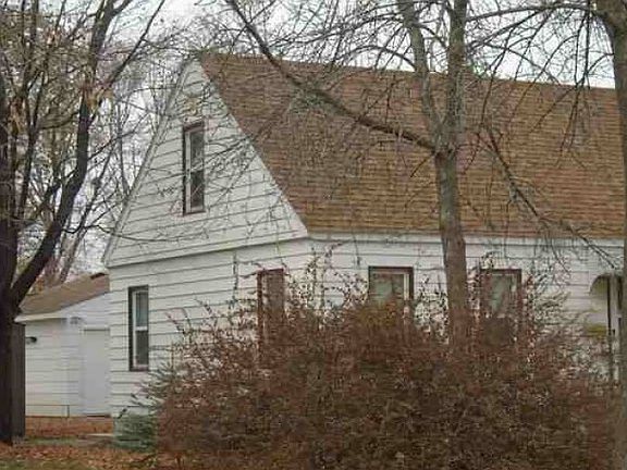3rd image of 917 26th Ave N