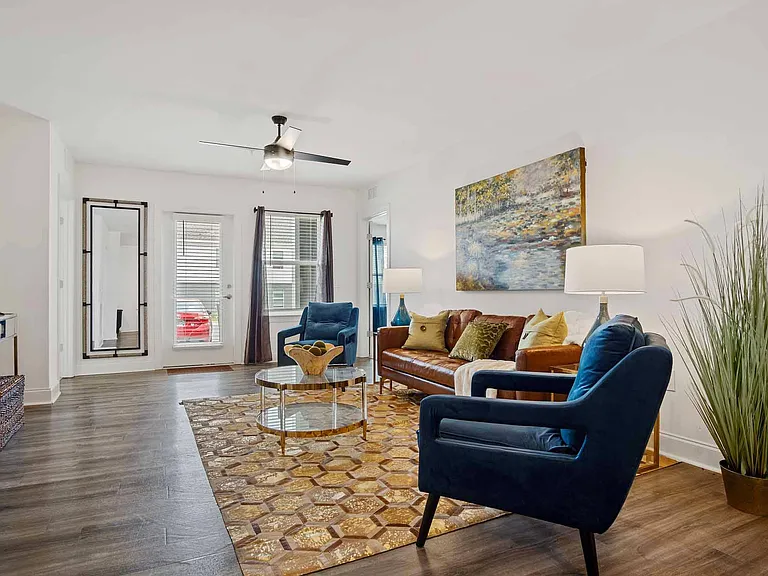 Belle Mor Luxury Apartments — Photo 4