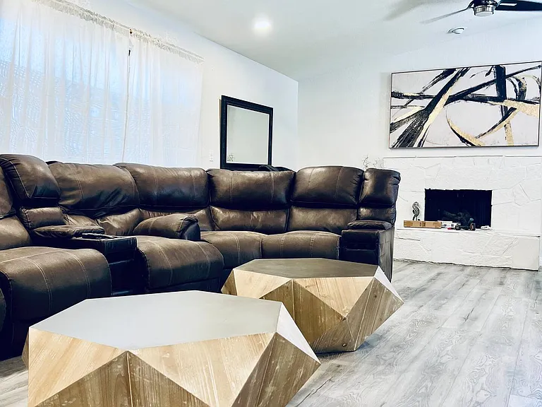 1505 Hialeah Dr — Photo 53