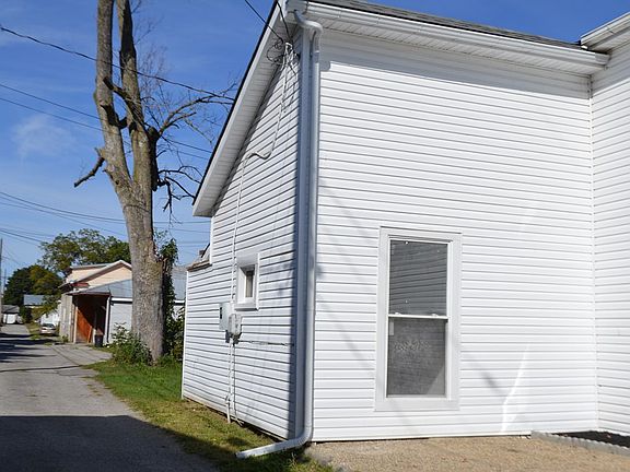 3rd image of 121 Wiley St