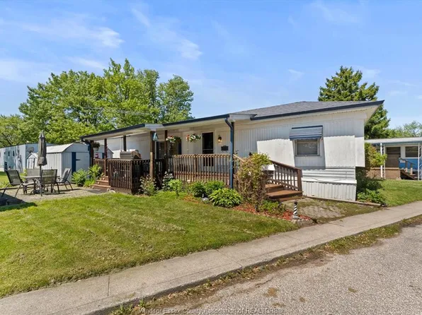43 Holly St, Lakeshore, ON N8N 2T9