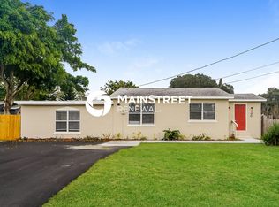 700 Suncrest Dr, Nokomis, FL 34275