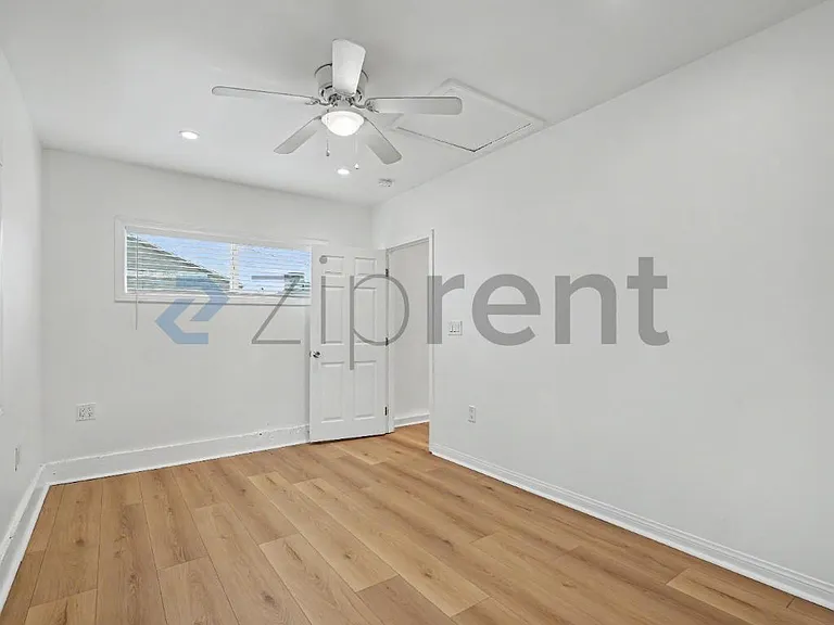 2039 Warren St — Photo 13
