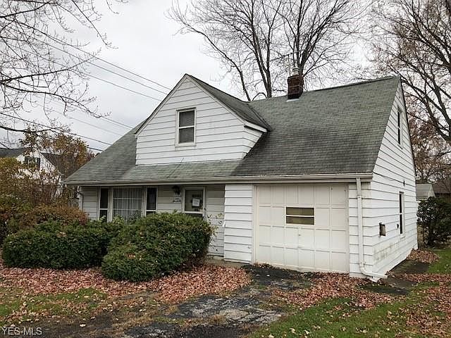 1st image of 574 E 305th St
