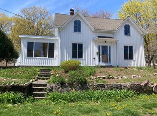 11 Liberty St, Ipswich, MA 01938