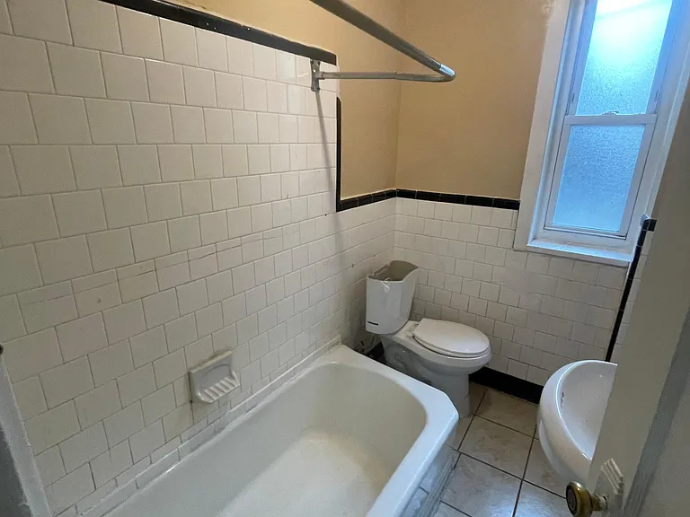 305 Parrott Ave #1C — Photo 7