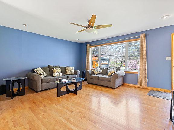 3rd image of 41 Lake Shore Dr