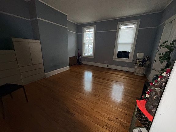 4th image of 479 Liberty Ave #1