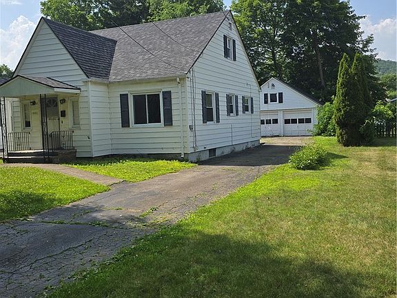 2nd image of 1002 W Church St