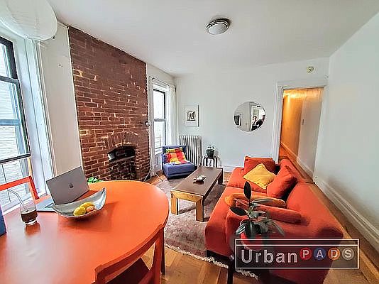 1st image of 1040 Bergen St Floor 3