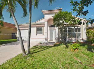 10439 SW 16th St, Pembroke Pines, FL 33025