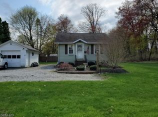 3 Julian Way, Succasunna, NJ 07876