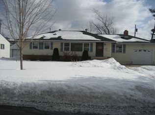 5730 Northport Dr, Brooklyn Center, MN 55429
