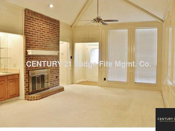 4th image of 111 Larchbrook Dr