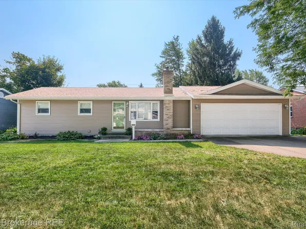 744 W Chelsea Cir, Davison, MI 48423