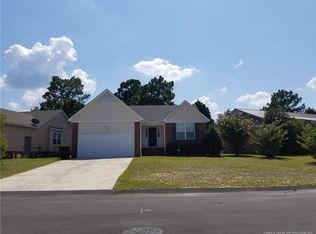 1019 Alexwood Dr, Hope Mills, NC 28348