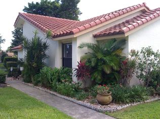 656 Deer Creek Edgewater Dr, Deerfield Beach, FL 33442
