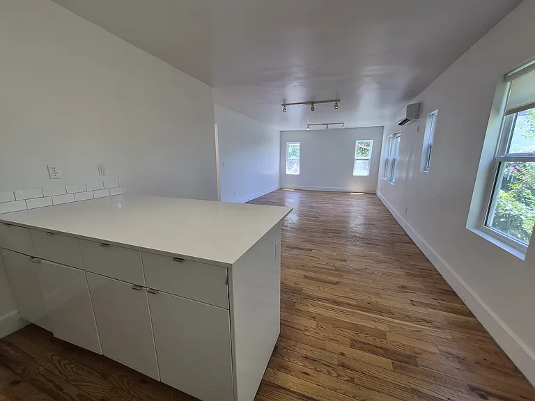 134 S Coronado St #136-1/2 — Photo 6