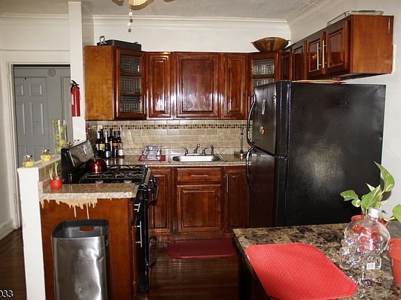 4th image of 142-144 W End Ave #2