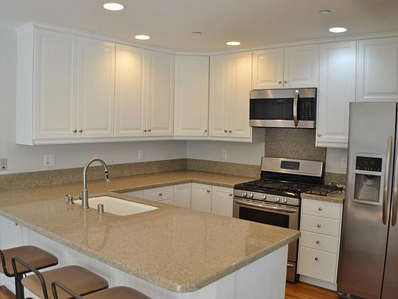 5th image of 26 Wheelhouse Ct