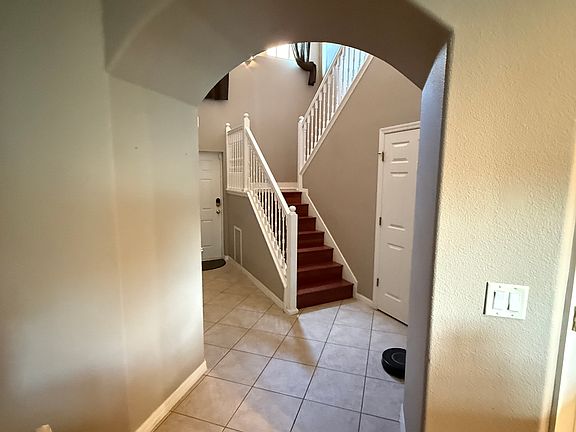 2nd image of 4240 Windsor Lake Cir