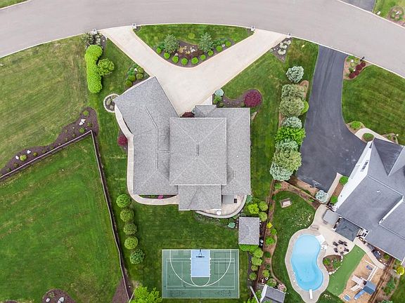 3rd image of 23 Fernwood Ln