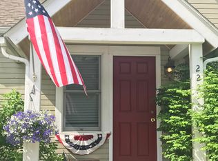 222 78th St W, Chanhassen, MN 55317