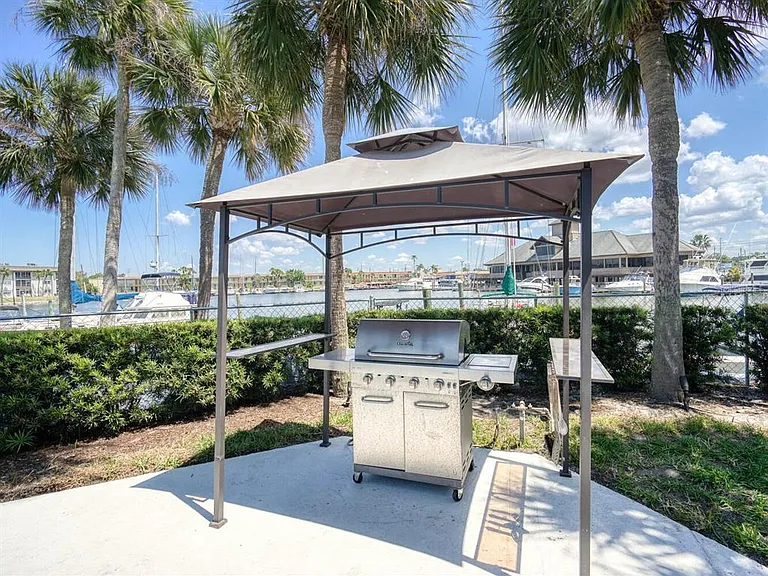 4939 Floramar Ter #912 — Photo 43