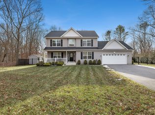 3 Lincoln Ave, Manorville, NY 11949