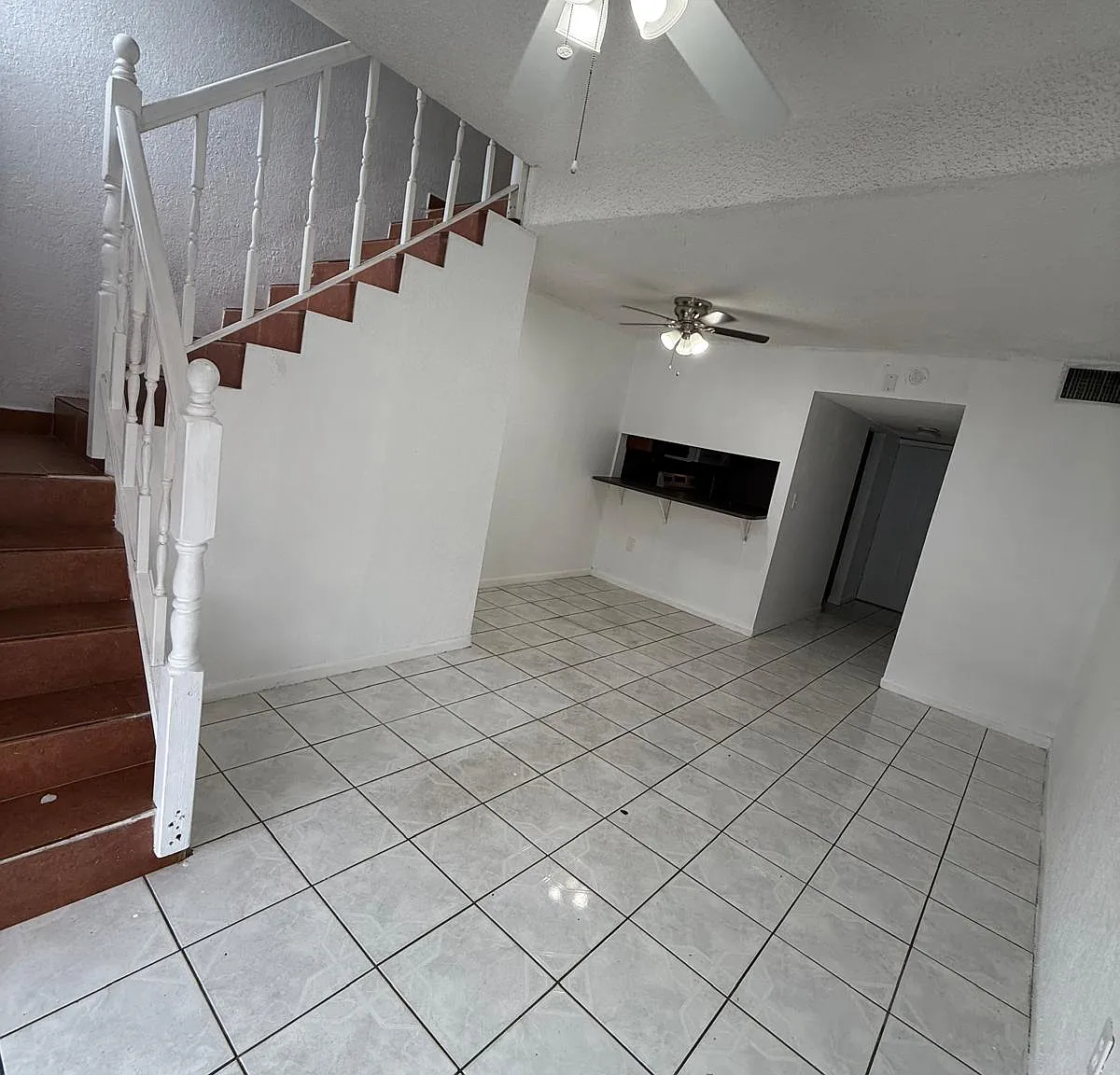 1305 W 46th St — Photo 3