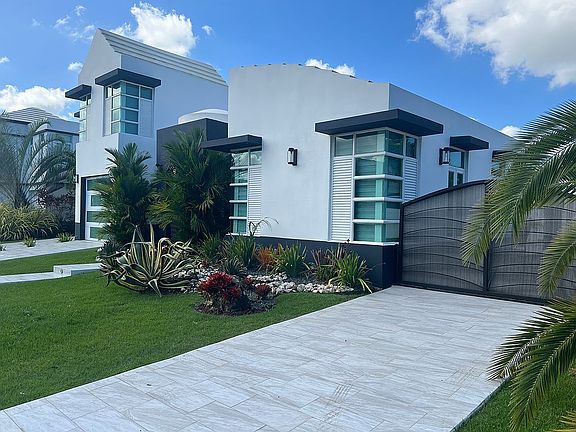 2nd image of 29 Paseo Las Palmas