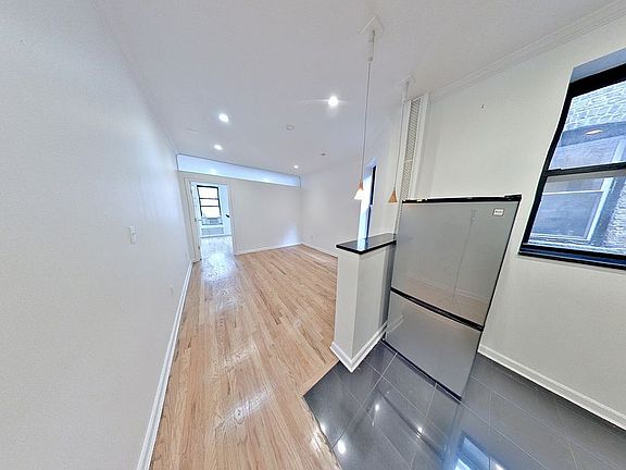 3rd image of 104 Suffolk St APT 14
