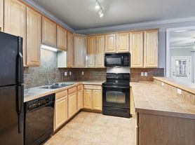 809 Summer Breeze Dr