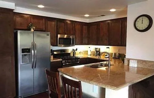 2 bed, 1025 sqft, $3,390 — Photo 4