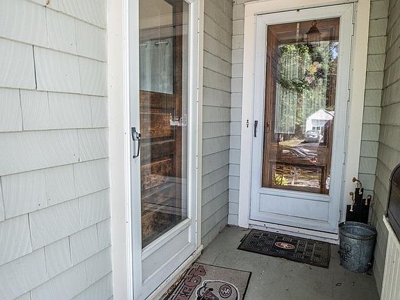 2nd image of 48 Jackson Ave